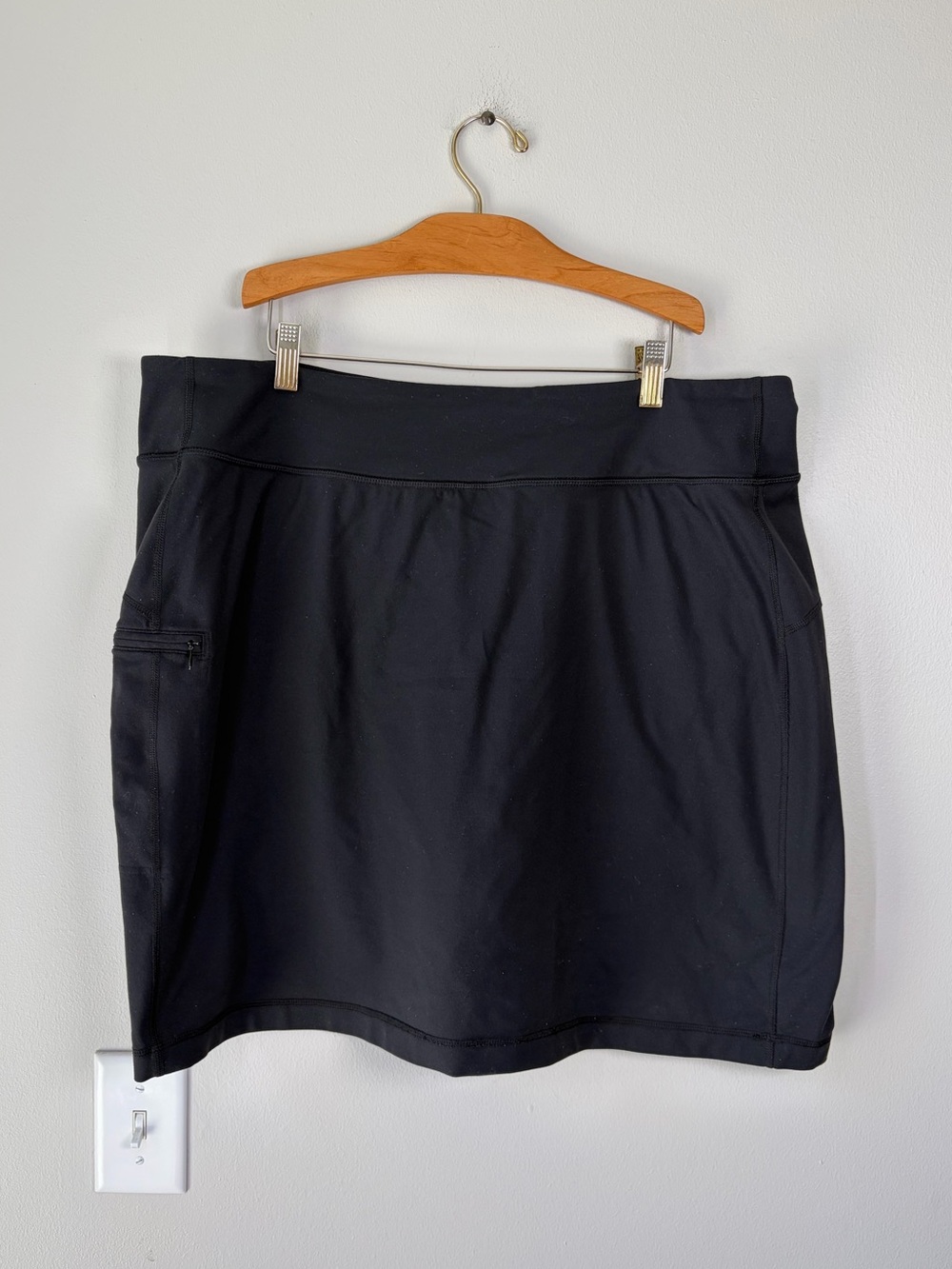 Duluth Trading Co Black Athletic Skirt Hiking Travel Casual Workout